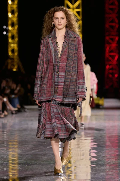 Look 46